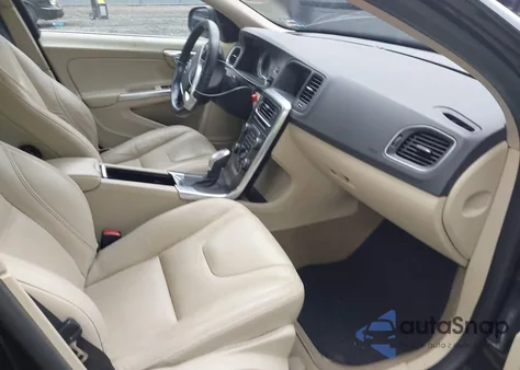 2013 Volvo S60 T5 z USA, uszkodzony, nr VIN YV1612FS5D1218392